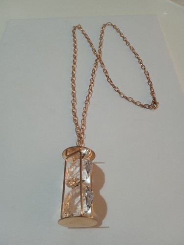 Collana lunga colore oro con