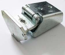 CERNIERA INFERIORE TIRANTE SPORTELLO PORTA PER FIAT PANDA 141  4x4 dal 1986-2003