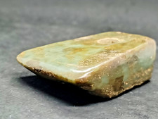 Antica scultura ascia di giada