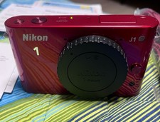 Nikon 1 J1 10.1MP Digital Camera Red Body . Solo Corpo Macchina