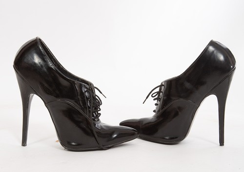 Iconic little shoes box - shoes,