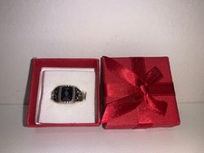 Anello in argento 925 con pietra di onice nera, Disegno laterale scorpione