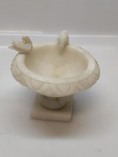 Piccola Antica fontanella delle colombe, alabastro