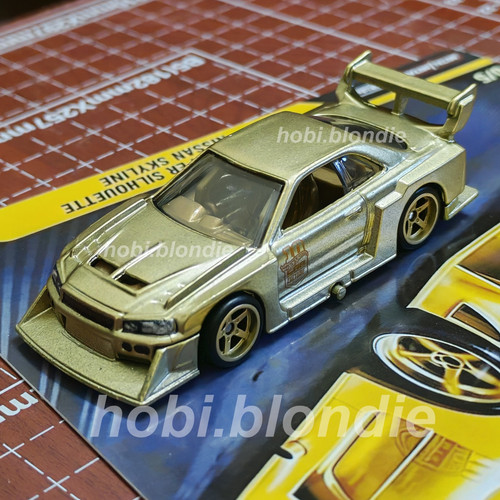 Hot wheels aero - hot, gold