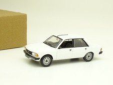 Ixo SB 1/43 Peugeot 305 1980