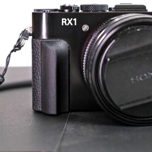 Nuova impugnatura fotocamera