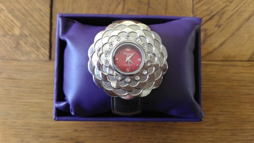 Montre bracelet femme - bracelet, «