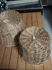 due cestini fatti a mano di