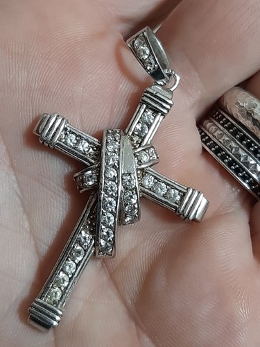 Croce ciondolo per catena