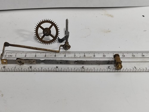 Ricambi per orologio antico