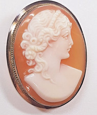 CAMMEO VINTAGE IN CONCHIGLIA CORNIOLA MONTATO IN ORO 18kt - CIONDOLO SPILLA