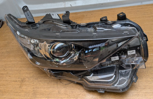 Toyota auris faro con led - toyota, o/s