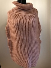 Poncho Rosa Con Maniche Di Pelliccia