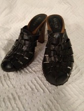 Guess, zoccoli superiori in