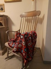 PLAID IN LANA REALIZZATO ALL'UNCINETTO fondo rosso