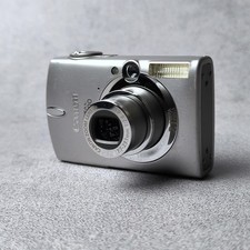 RARA fotocamera digitale vintage Canon Digital IXUS 700 / PowerShot SD500 7,1MP