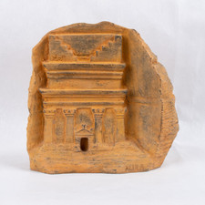 UNICA STATUA FARAONICA FATTA A