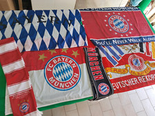 lotto 4 bandiere  calcio tedesco   f.c. bayern monaco piu' 2 sciarpe