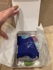 American Girl Doll Mia's Practice Outfit Marca Nuovo con scatola! Ritirato