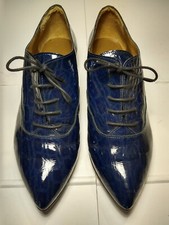 Mocassino donna EU 37,5 Basse. Colore vernice Blu con lacci. Usata poco