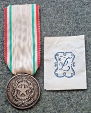 CROCE ROSSA ITALIA MEDAGLIA ARGENTO AL MERITO C.R.I. TIPO "B" MODELLO 1948 ZECCA