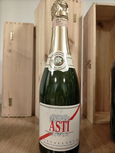 Vino spumante asti - vino, cavallero