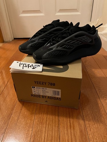 Adidas yeezy boost 700 - adidas, v3