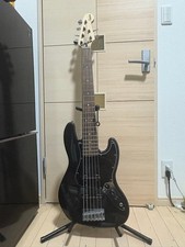 Squier Affinity Seriestm Jazz