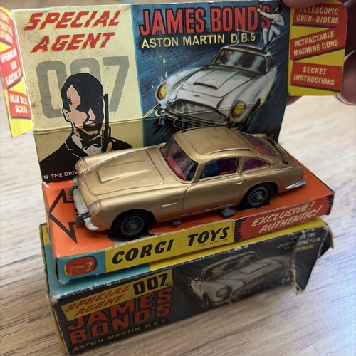 Corgi toys 261 - toys, bond