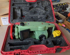 Leica TCR305 Stazione Totale