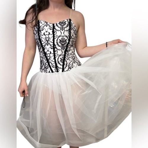 Costumi chiamata tenda danza