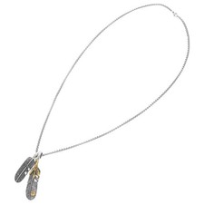 Collana di piume di moda