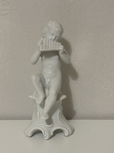 Antico putto figurina