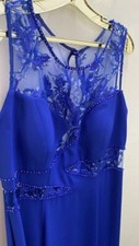 Abito da cerimonia, blu a sirena, con corpetto con swarovski blu e pizzo.
