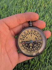 Vecchia antica bussola nautica