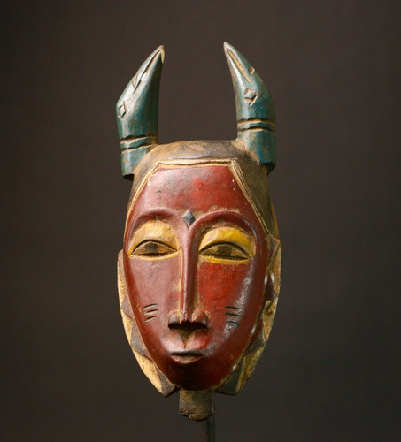 Maschera africana con - , corna