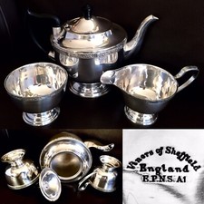 Teiera, cramer e zuccheriera