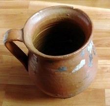 Antica brocca rumena campagna