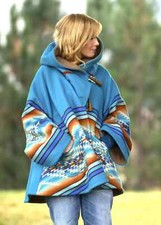 Poncho cappotto blu con