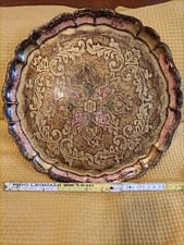 Vassoio fiorentino in legno decorato e intagliato a mano