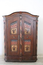 Armadio antico tirolese in pino dipinto data 1828 con vani segreti