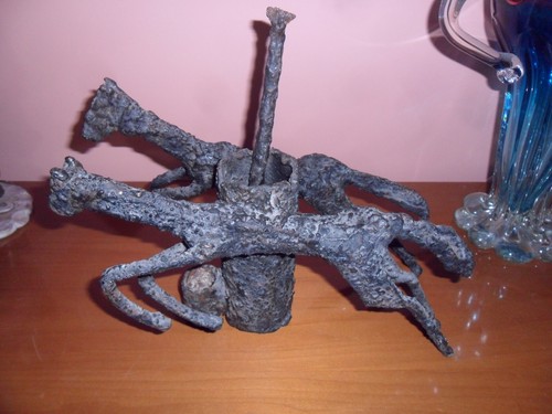 Particolare scultura antica - particolare, in