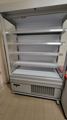 Banco frigo refrigerato aperto