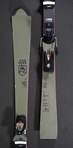 Sci slalom van deer - da,