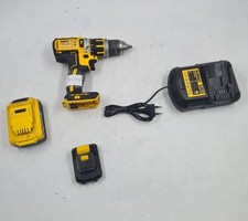 Lotto Di 4 DeWalt Cordless Strumenti DCD795 Trapano, Batteria & 2 Caricabatterie