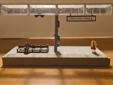 Kibri tre moduli pensilina H0 con accessori, sottopasso, porta lampada neon