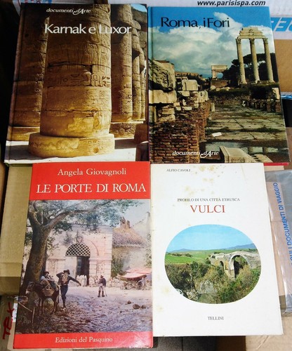 Blocco lotto libri su - 32,