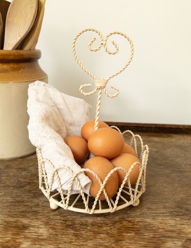 Vintage cream wire heart - wire,