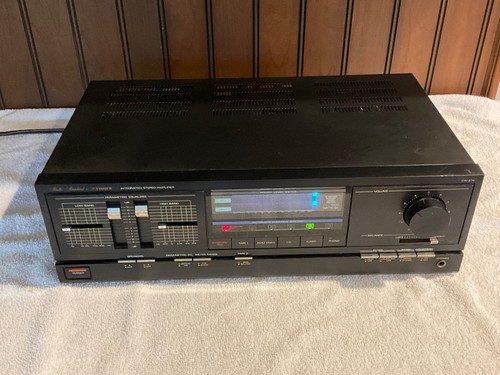 Amplificatore stereo integrato