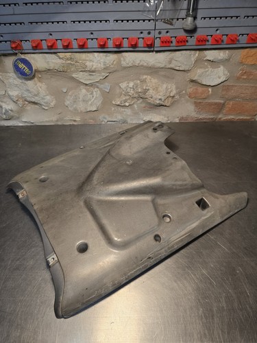 Plastica carena sottopedana - plastica,